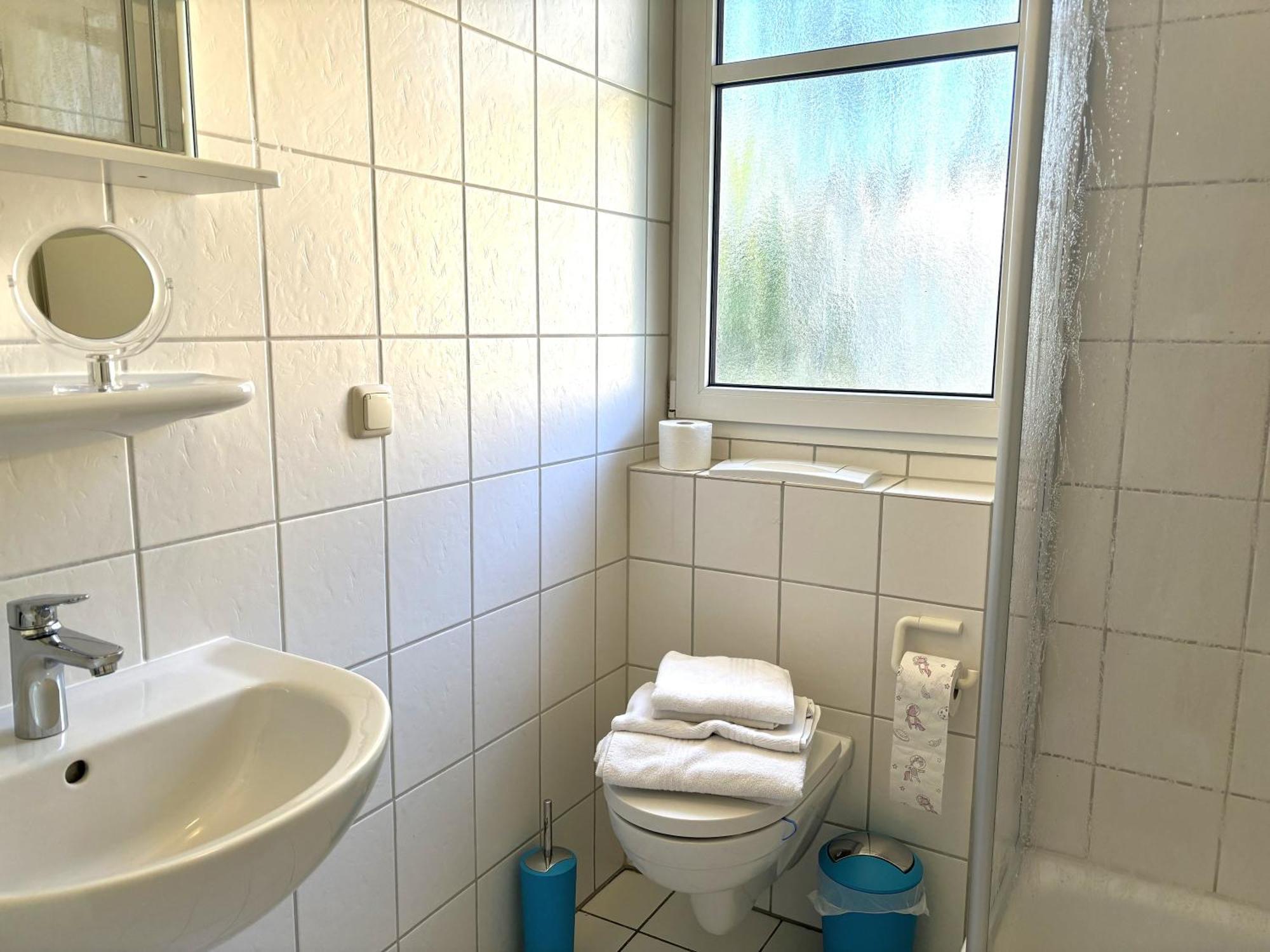Haus Oie Idyll Mit Balkon 10 Minuten Zum Strand ツィノヴィッツ エクステリア 写真
