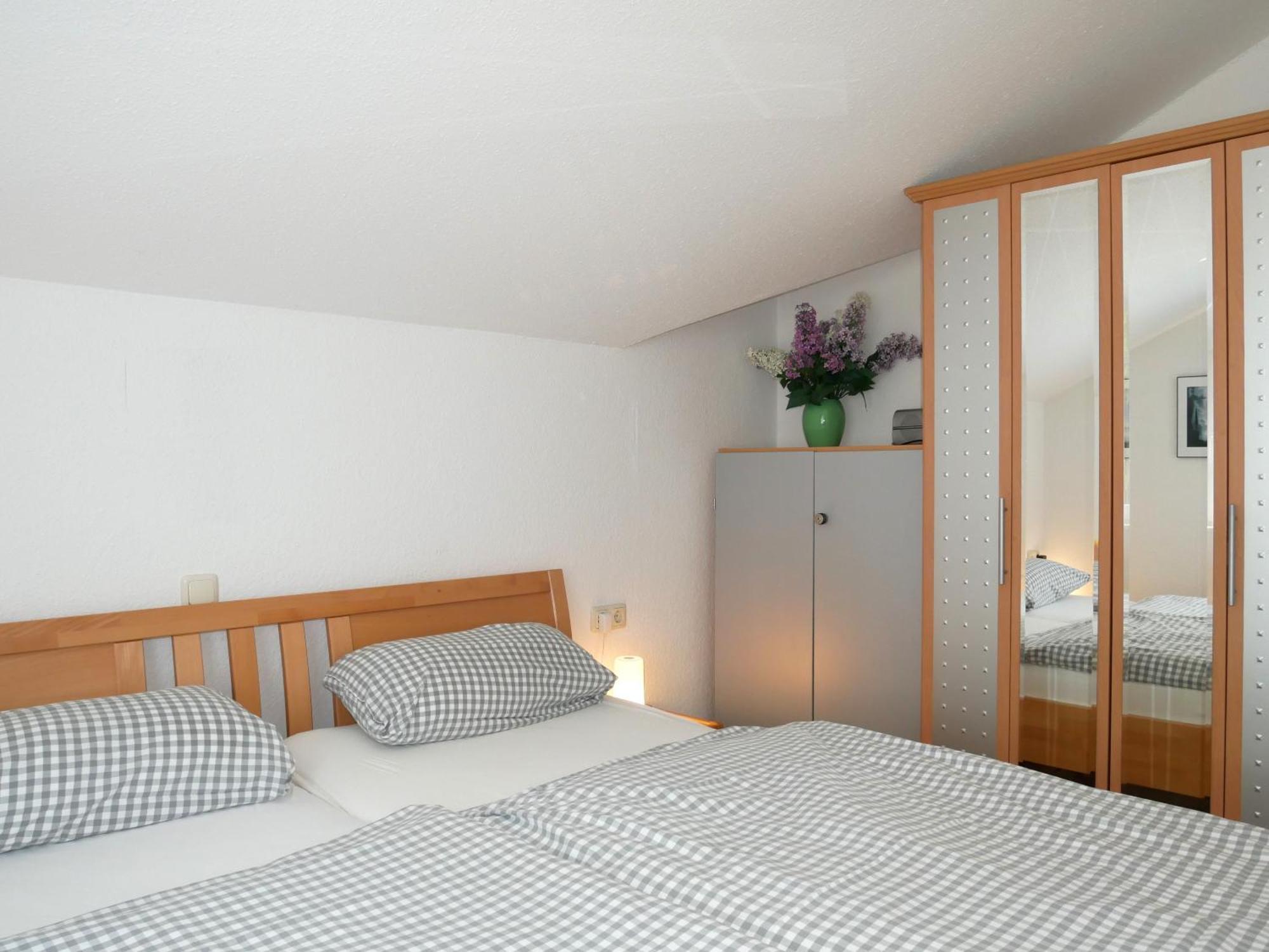 Haus Oie Idyll Mit Balkon 10 Minuten Zum Strand ツィノヴィッツ エクステリア 写真